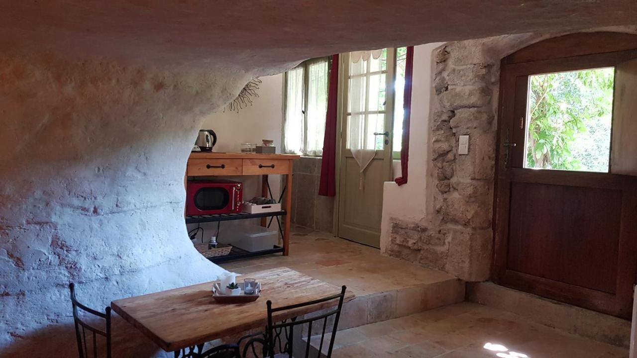Bed and Breakfast Moulin De Bonfilhon Cornillon-Confoux Exterior foto