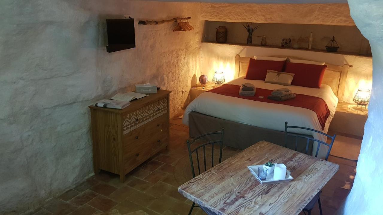 Bed and Breakfast Moulin De Bonfilhon Cornillon-Confoux Exterior foto
