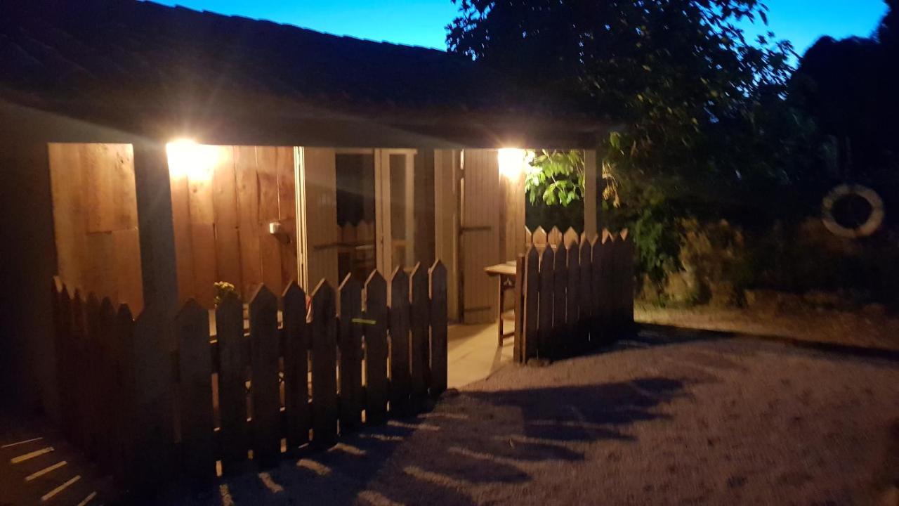 Bed and Breakfast Moulin De Bonfilhon Cornillon-Confoux Exterior foto