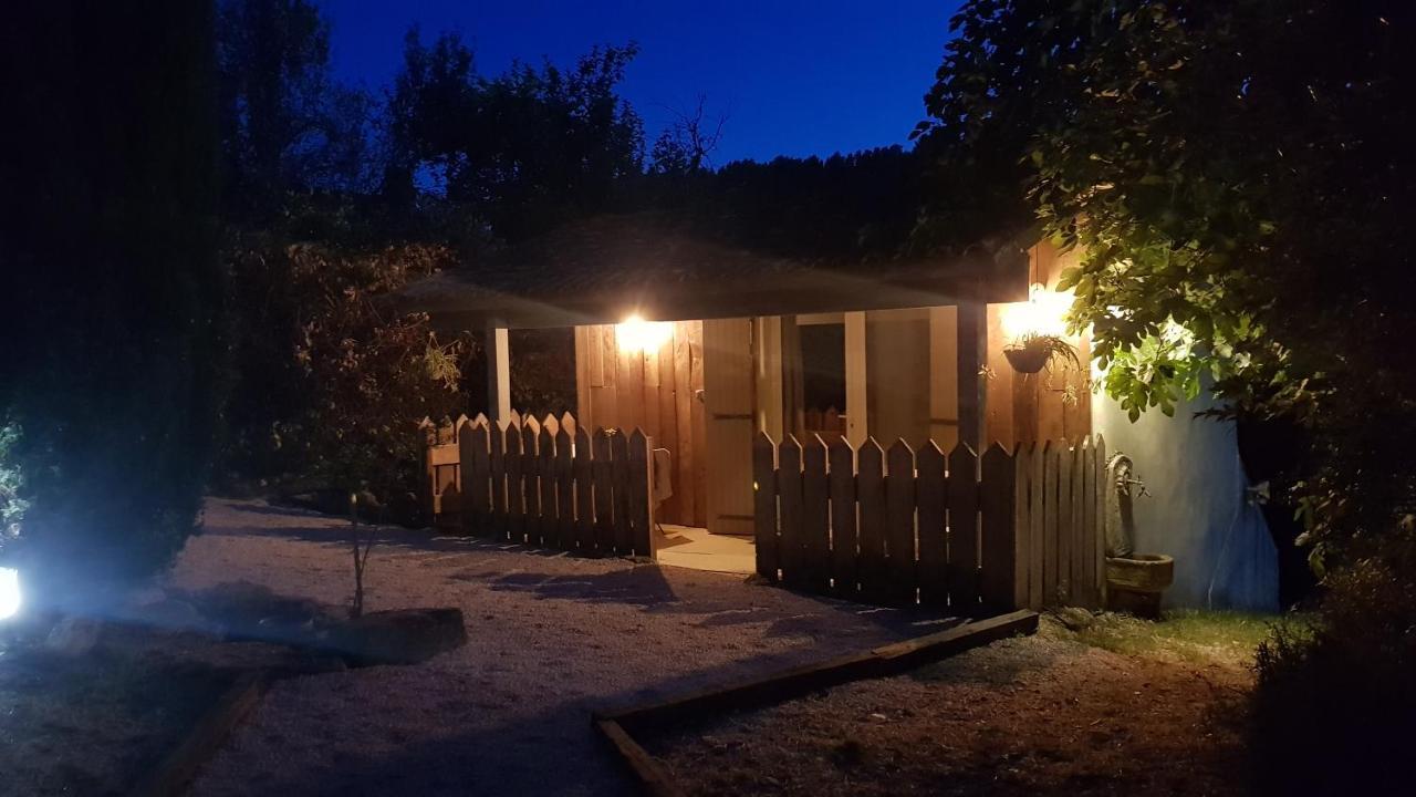 Bed and Breakfast Moulin De Bonfilhon Cornillon-Confoux Exterior foto