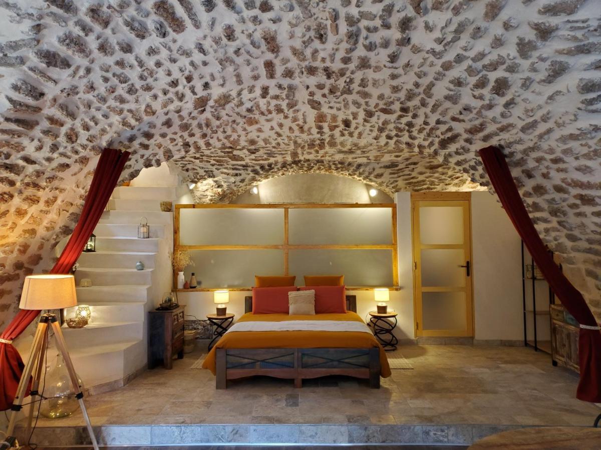 Bed and Breakfast Moulin De Bonfilhon Cornillon-Confoux Exterior foto