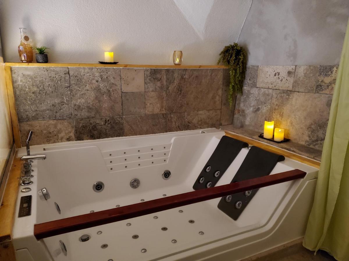 Bed and Breakfast Moulin De Bonfilhon Cornillon-Confoux Exterior foto